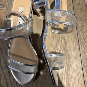 Nina leather SANDALS.